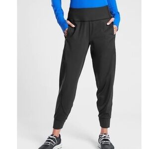 Athleta Distance Rainier Joggers Solid Black Size Large Women’s